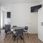 Rent 4 bedroom apartment of 44 m² in Berlin