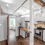 Appartement de 699 m² avec 4 chambre(s) en location à Toronto