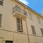 Rent 2 bedroom apartment of 33 m² in Toulon