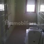 Rent 4 bedroom apartment of 100 m² in Bari