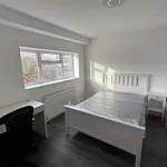 Rent 5 bedroom flat in South East England