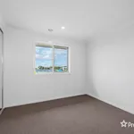 Rent 5 bedroom house in  Fraser Rise VIC 3336                        