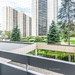 Appartement de 699 m² avec 4 chambre(s) en location à Toronto