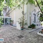 Rent 6 bedroom house of 320 m² in Rome