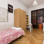 Rent a room of 160 m² in madrid