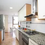 Rent 4 bedroom apartment of 150 m² in Valencia