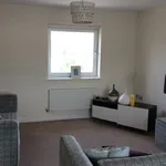 Rent 2 bedroom flat in Swansea