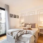 Appartement de 45 m² avec 3 chambre(s) en location à Paris