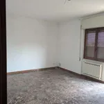 Rent 4 bedroom apartment of 100 m² in Aprilia