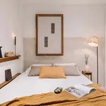 Rent 4 bedroom apartment of 66 m² in Barcelona