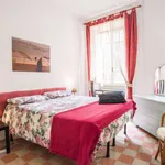 Rent a room of 100 m² in rome