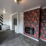 Rent 3 bedroom flat in East Midlands