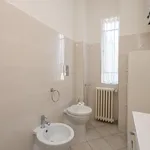 Rent 2 bedroom apartment in Milan