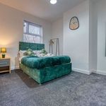 Rent 3 bedroom flat in West Midlands