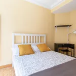 Rent 5 bedroom apartment in Madrid