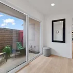 Rent 2 bedroom apartment of 88 m² in Los Angeles