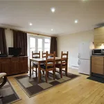 Rent 2 bedroom flat of 65 m² in Surrey