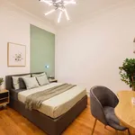 Rent a room of 185 m² in Lisbon