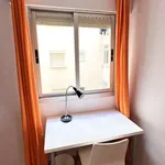 Rent a room of 100 m² in valencia