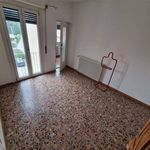 Rent 3 bedroom house of 100 m² in Travedona Monate