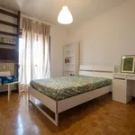 Rent 3 bedroom apartment in Milan