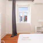 Rent 5 bedroom apartment of 102 m² in Lisbon