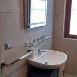 Affitto 4 camera casa di 119 m² in Villaggio Nuova Temesa