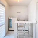 Rent 1 bedroom apartment of 22 m² in Saint-Julien-les-Villas