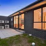 Rent 3 bedroom apartment in altona