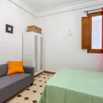 Rent 4 bedroom apartment in Valencia