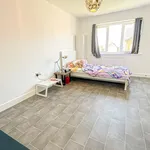 Rent 4 bedroom house in West Midlands