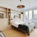 Appartement de 800 m² avec 2 chambre(s) en location à Paris