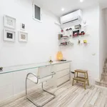 Rent 4 bedroom apartment of 55 m² in Madrid