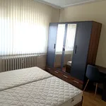 Rent 3 bedroom apartment of 65 m² in Кършияка