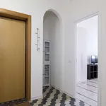 Rent 3 bedroom apartment in Milan