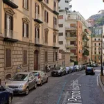 Affitto 3 camera appartamento di 125 m² in Naples