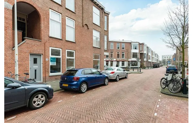 Huur 4 slaapkamer appartement van 85 m² in Bezuidenhout-Oost