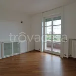 Rent 4 bedroom apartment of 203 m² in Milano