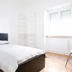 Rent 4 bedroom apartment in Lisbon