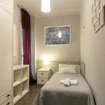 Rent 4 bedroom apartment in Barcelona