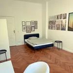 Rent a room of 100 m² in Berlin