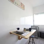 Rent a room of 120 m² in valencia