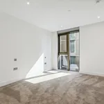 Rent 2 bedroom apartment of 87 m² in London