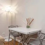 Rent 1 bedroom apartment of 35 m² in Milano