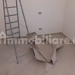 Affitto 3 camera appartamento di 64 m² in Naples