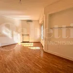 Rent 5 bedroom apartment of 200 m² in Roma