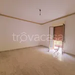 Affitto 5 camera appartamento di 185 m² in Reggio di Calabria