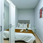 Rent a room of 250 m² in Valencia