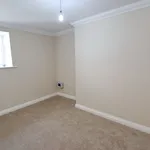 Rent 2 bedroom flat in Salford