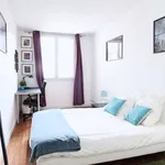 Rent a room in paris